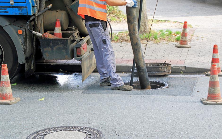 comment déboucher un évier Clichy